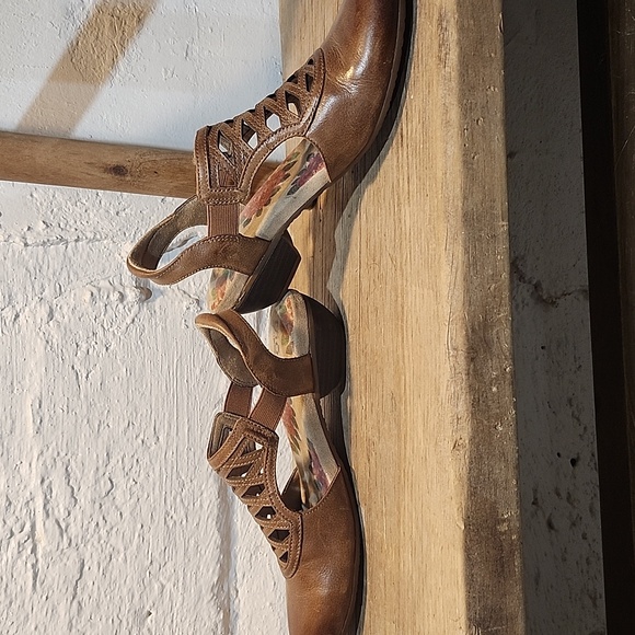 Taos Faith‎ Women's Brown Leather Slingback Low Heel Closed Toe Shoes Size 39 - Picture 4 of 16